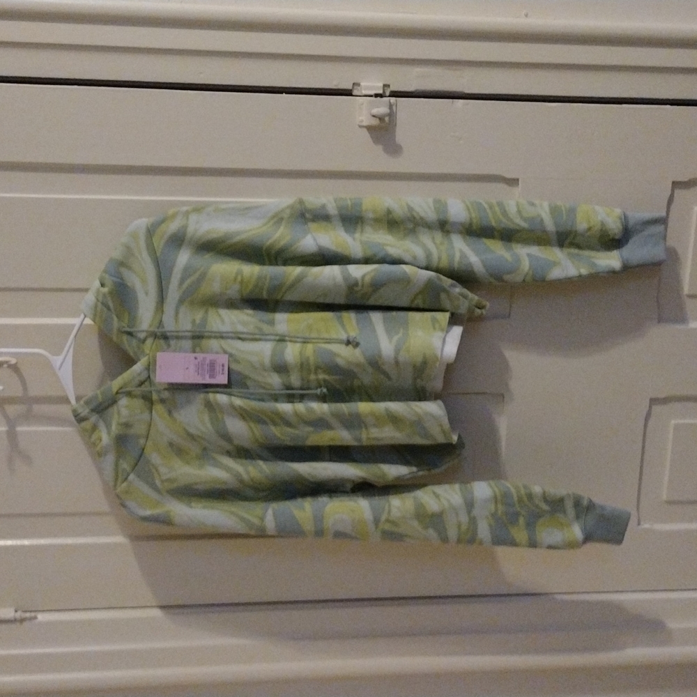 Woman's Wild Fable Crop Hoodie Size Large New with tags